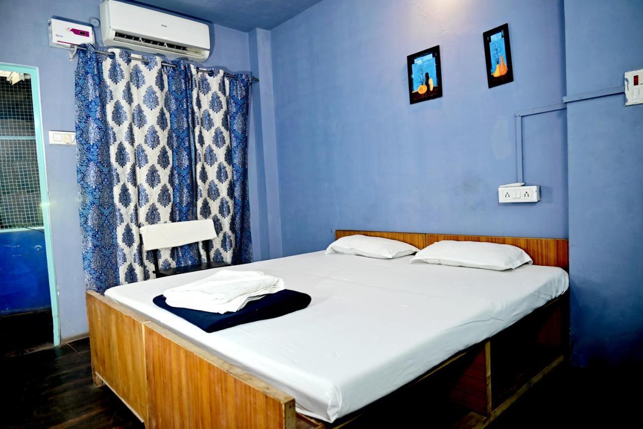 ורנאסי Banaras Rest House מראה חיצוני תמונה